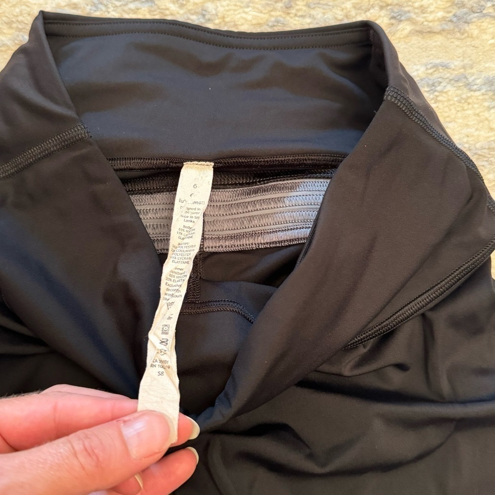Lululemon Run Crew Tight Leggings
Black / True Navy / Steam Blue, Size 6 - Picture 7 of 11